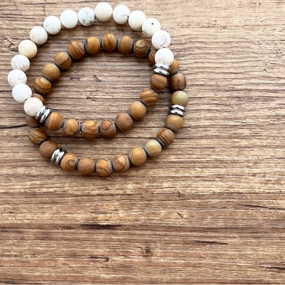 Menβs Woodlace & Howlite Bracelet Set - Picture 2 of 4